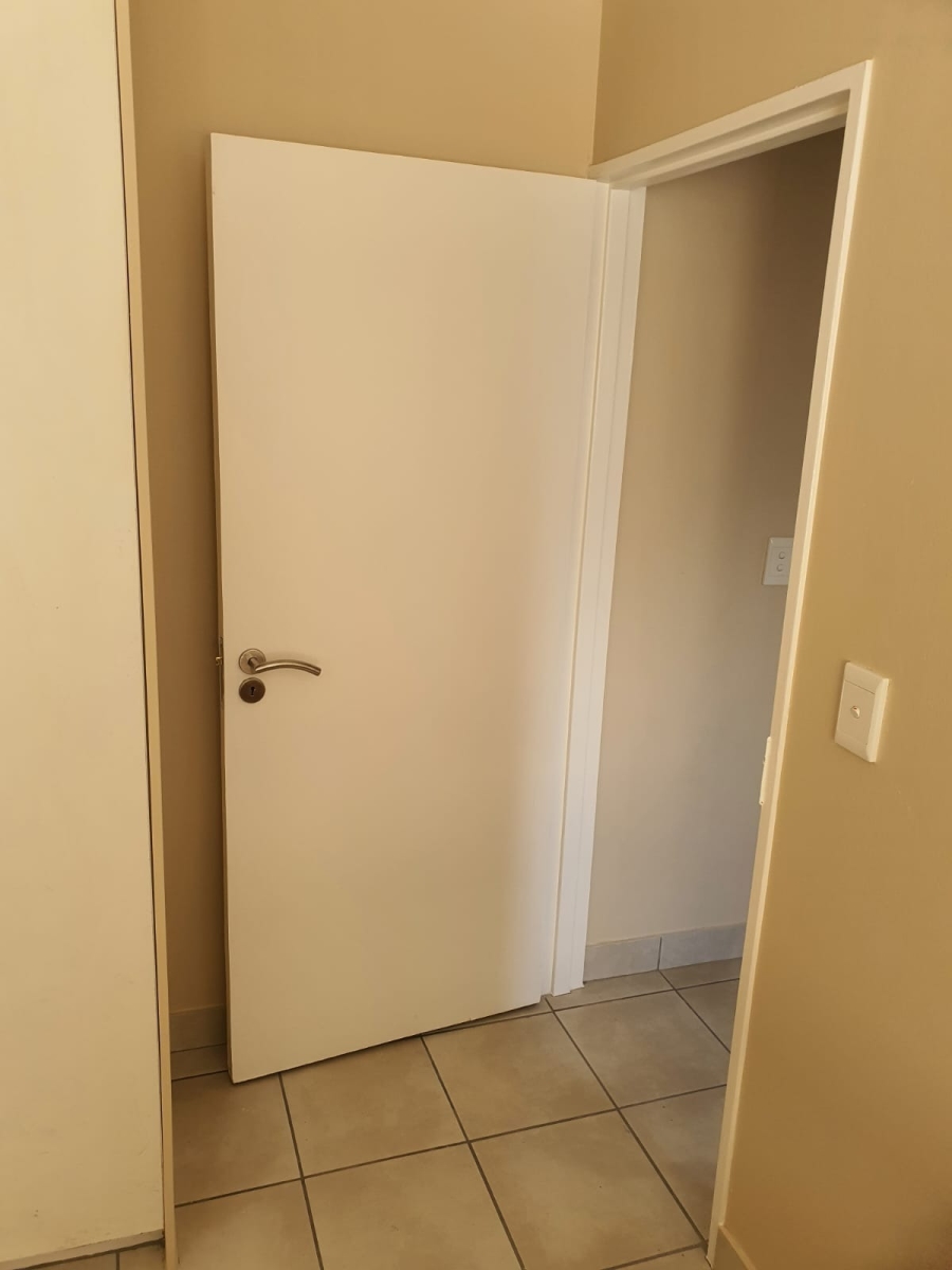 To Let 2 Bedroom Property for Rent in Heritage Park Western Cape